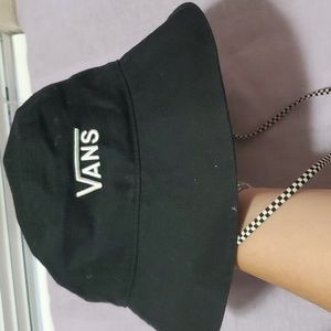 vans buckethat